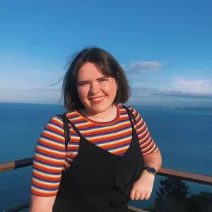 Lois Llywelyn Williams profile image